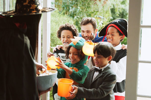 A family trick-or-treating